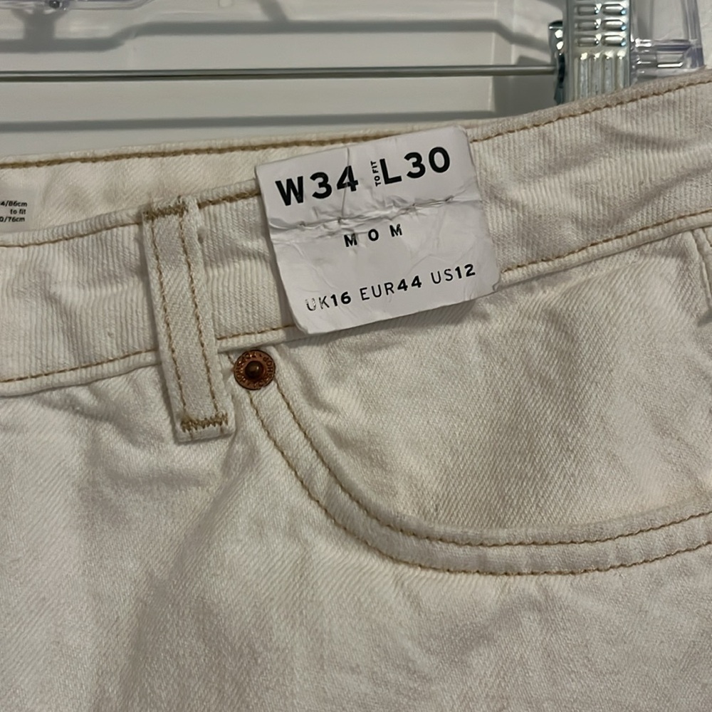 Topshop Ripped Mom Jeans - Picture 4 of 8